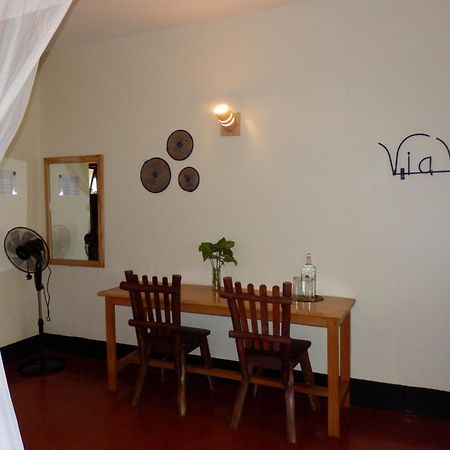 Viavia Entebbe Hotel Екстериор снимка