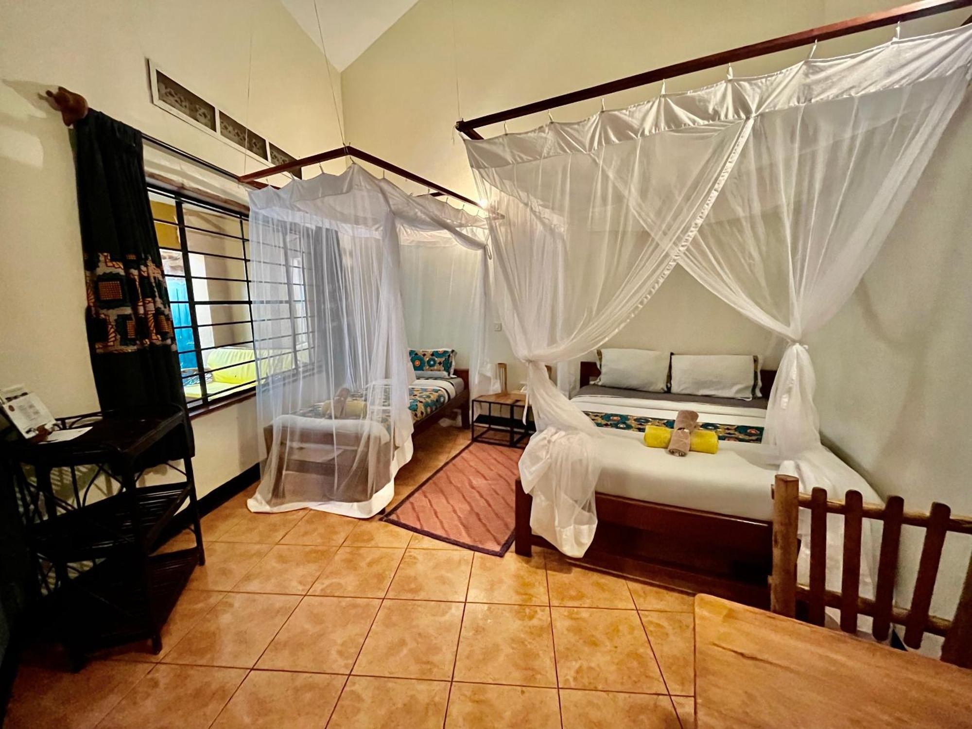 Viavia Entebbe Hotel Екстериор снимка