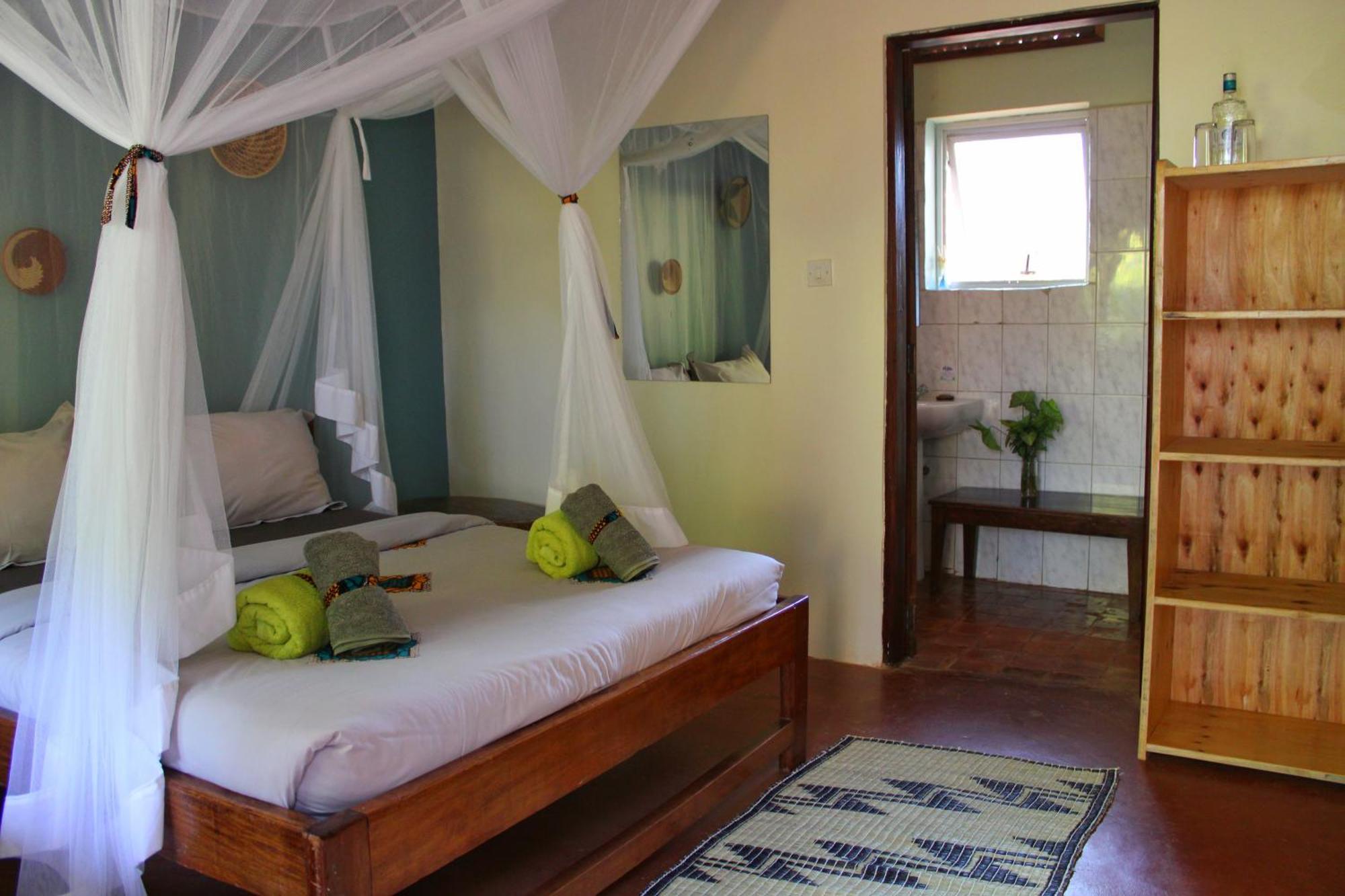 Viavia Entebbe Hotel Екстериор снимка