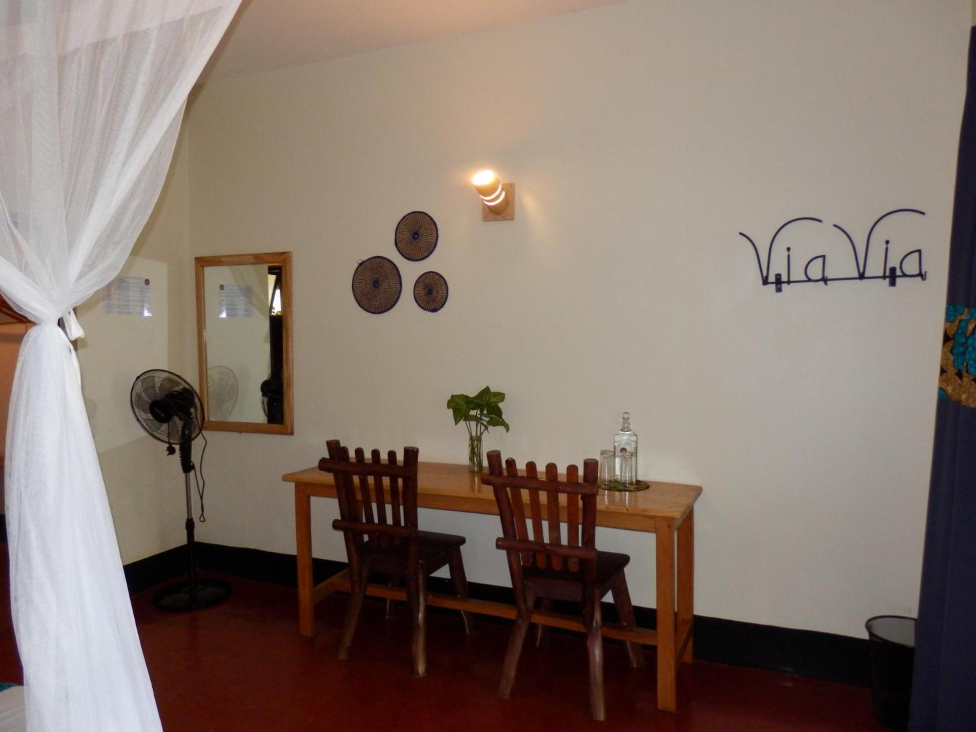Viavia Entebbe Hotel Екстериор снимка